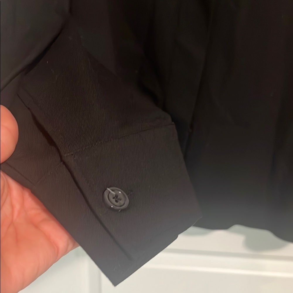 Abercrombie & Fitch Classic Black Button Down - Picture 5 of 6